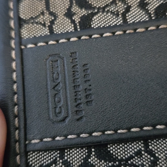 Coach Signature C black crossbody - Picture 10 of 13